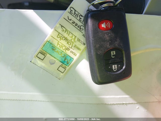 Toyota Prius V Two/three/five 2014 JTDZN3EU9E3326035 Image 3