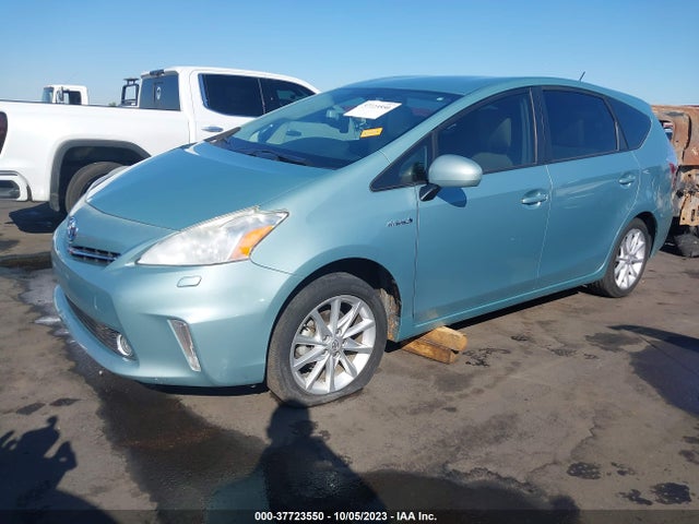 Toyota Prius V Two/three/five 2014 JTDZN3EU9E3326035 Image 2