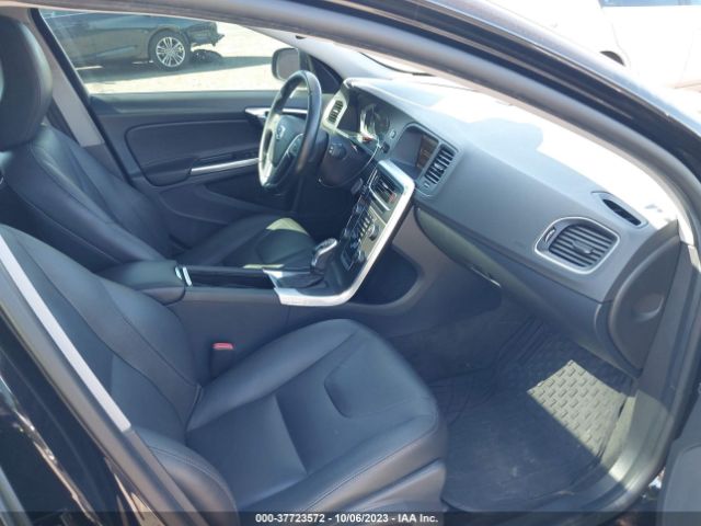 YV126MEB6F1192045 Volvo V60 T5 Drive-e Premier