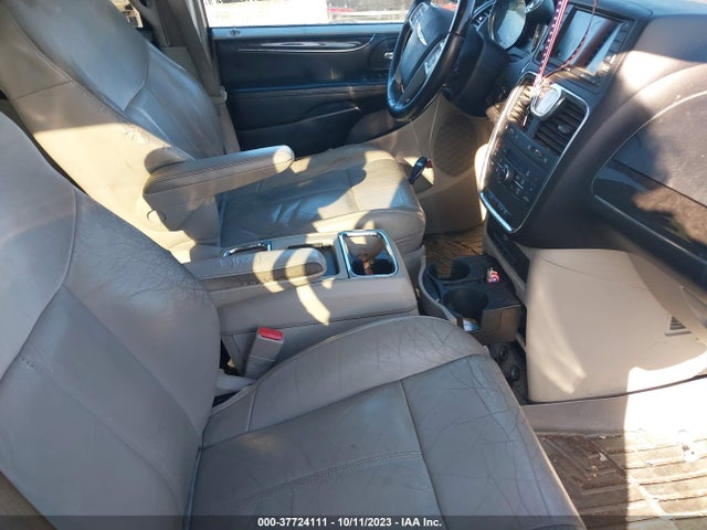 2C4RC1GG3ER149166 Chrysler Town & Country Limited