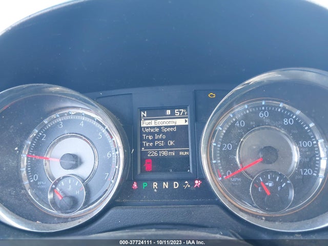 2C4RC1GG3ER149166 Chrysler Town & Country Limited