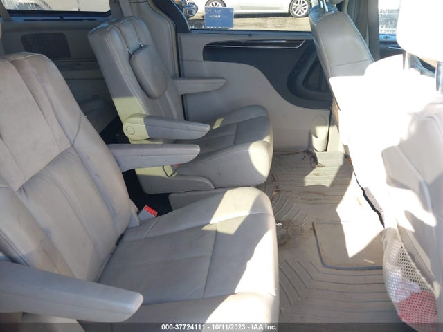 2C4RC1GG3ER149166 Chrysler Town & Country Limited