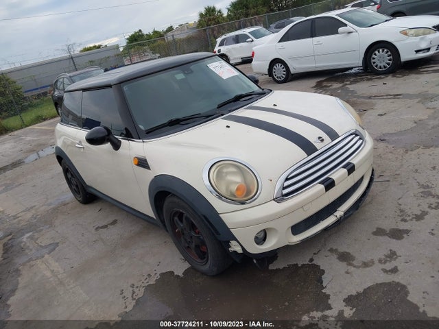2010 MINI COOPER HARDTOP WMWMF3C59ATZ66045 Photo 0
