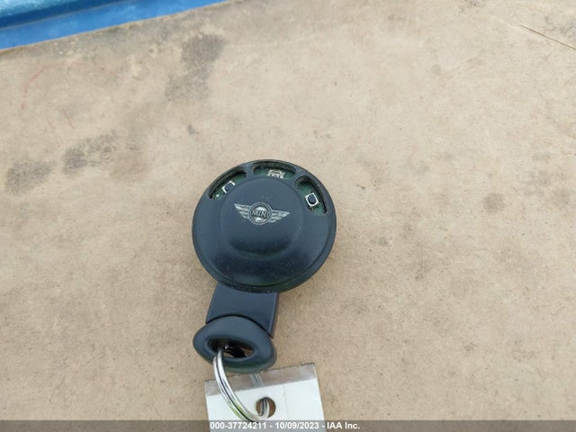 2010 MINI COOPER HARDTOP WMWMF3C59ATZ66045 Photo 10