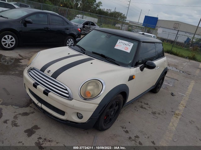 2010 MINI COOPER HARDTOP WMWMF3C59ATZ66045 Photo 1
