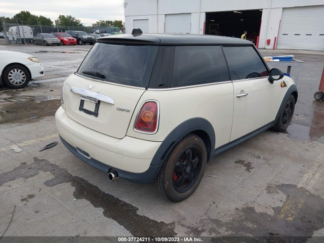 2010 MINI COOPER HARDTOP WMWMF3C59ATZ66045 Photo 3