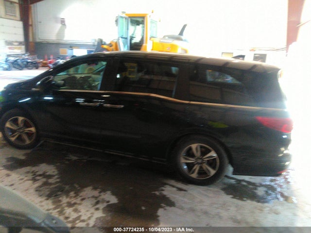 Honda Odyssey Touring 2018 5FNRL6H87JB007221 Image 14