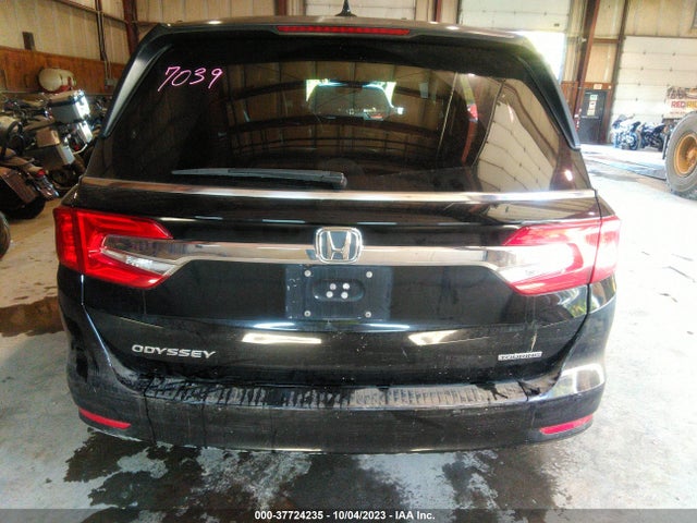 Honda Odyssey Touring 2018 5FNRL6H87JB007221 Image 16