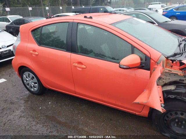 Toyota Prius C One/three/two/four 2014 JTDKDTB33E1060300 Image 4