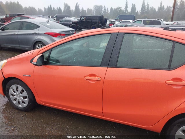 Toyota Prius C One/three/two/four 2014 JTDKDTB33E1060300 Image 5
