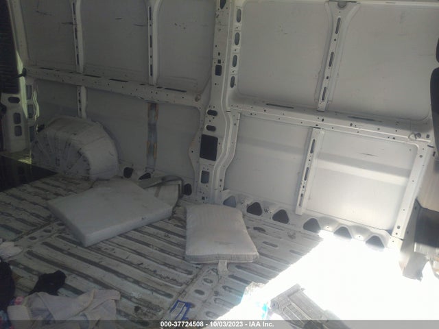 3C6TRVDG1JE116069 RAM Promaster Cargo Van
