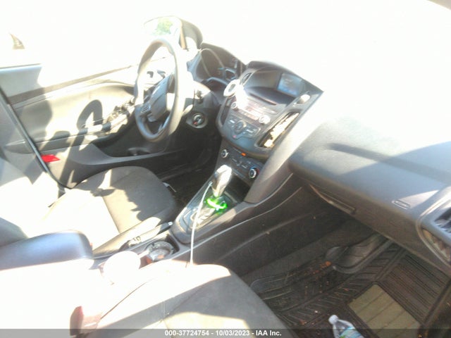 Ford FOCUS SE 2015 1FADP3K23FL282869 Image 5
