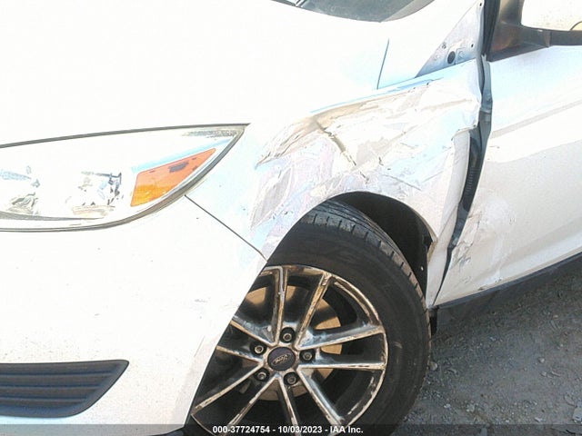 Ford FOCUS SE 2015 1FADP3K23FL282869 Image 6