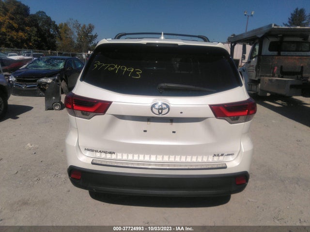 Toyota Highlander Se/xle 2018 5TDJZRFH2JS912641 Image 16