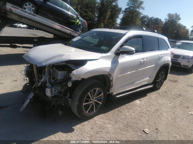 Toyota Highlander Se/xle 2018 5TDJZRFH2JS912641 Image 2