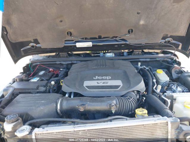 1C4BJWEG4FL717622 Jeep Wrangler Unlimited Sahara