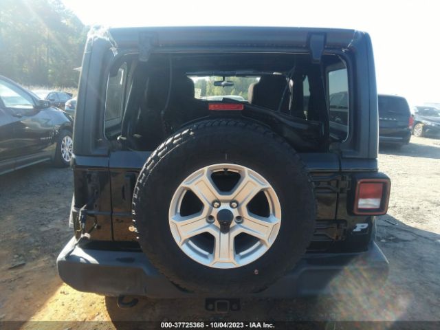1C4HJXDG6JW298312 Jeep Wrangler Unlimited Sport S
