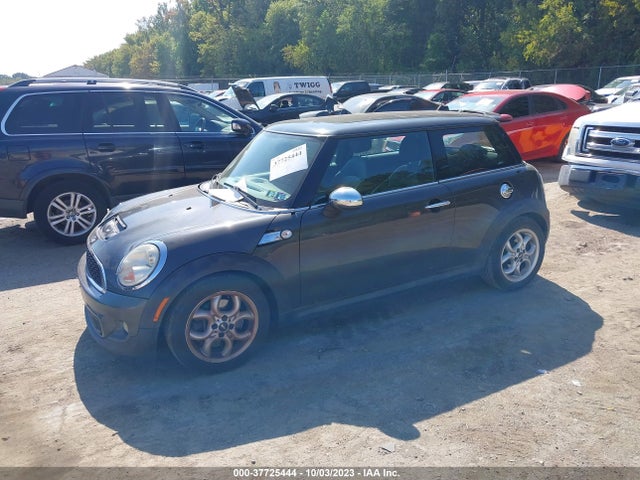 2011 MINI COOPER HARDTOP WMWSV3C54BTY10314 Photo 1
