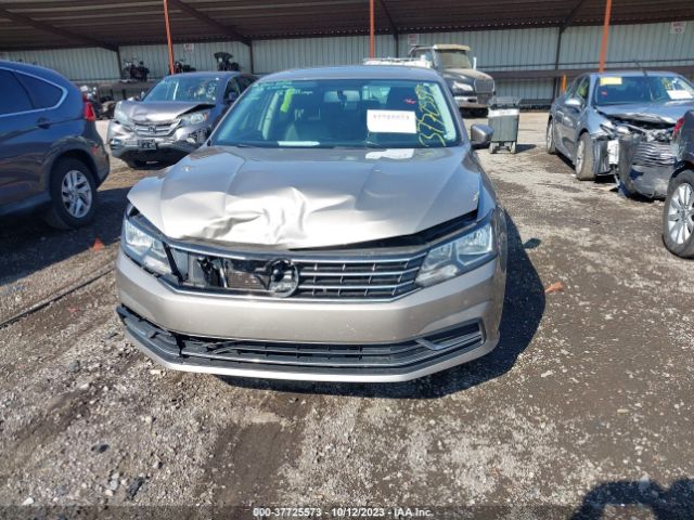1VWBT7A33GC026552 Volkswagen Passat 1.8t Se