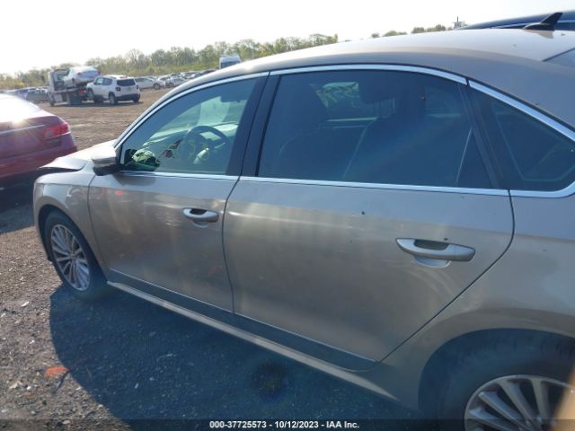 1VWBT7A33GC026552 Volkswagen Passat 1.8t Se