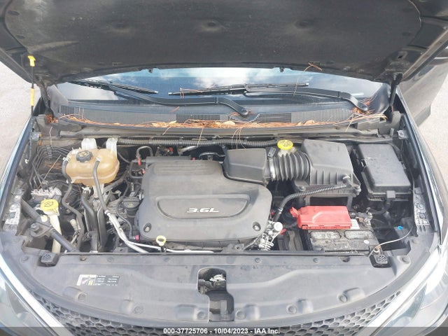 2C4RC1CG8HR798018 Chrysler Pacifica Lx