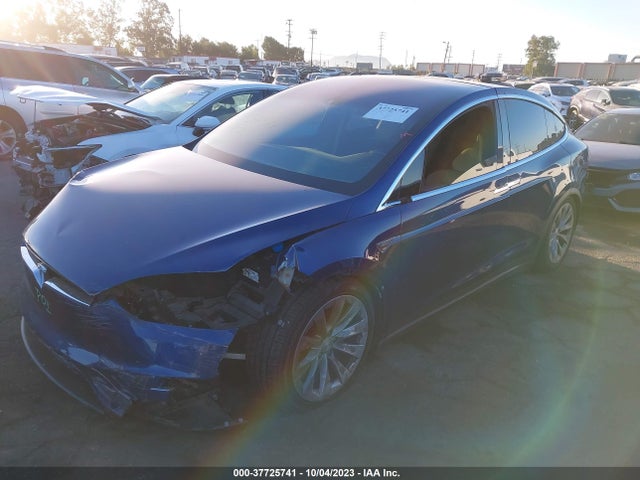 Tesla Model X P90d/75d/p100d 2016 5YJXCBE44GF000558 Image 2