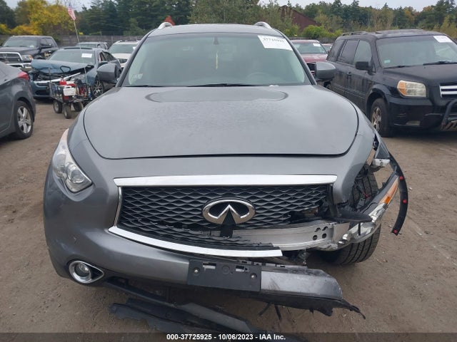 JN8CS1MW3HM416015 Infiniti QX70