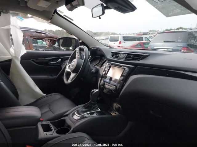 JN1BJ1CR7HW115454 Nissan Rogue Sport Sl