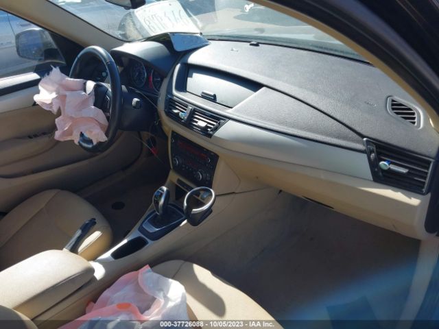 2014 BMW X1 WBAVL1C5XEVY24105 Photo 4