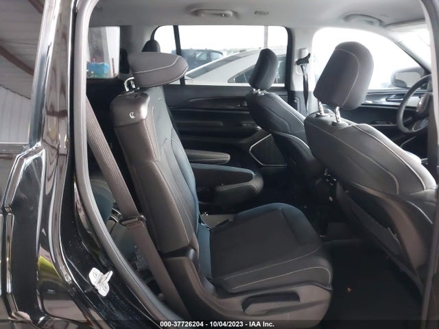 1C4RJJAG1N8630995 Jeep Grand Cherokee L Laredo 4x2
