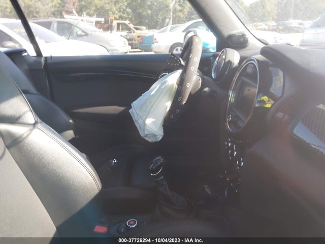 2018 MINI CONVERTIBLE WMWWG9C51J3C82585 Photo 4