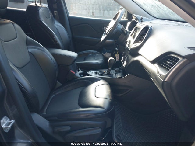 Jeep Cherokee Latitude Plus 2019 1C4PJMLX0KD182614 Image 5