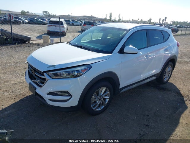 Hyundai TUCSON SE 2017 KM8J33A44HU464990 Image 2