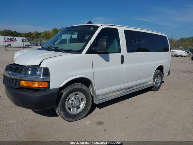 Chevrolet Express Passenger Ls 2016 1GAZGLFF2G1223511 Image 2
