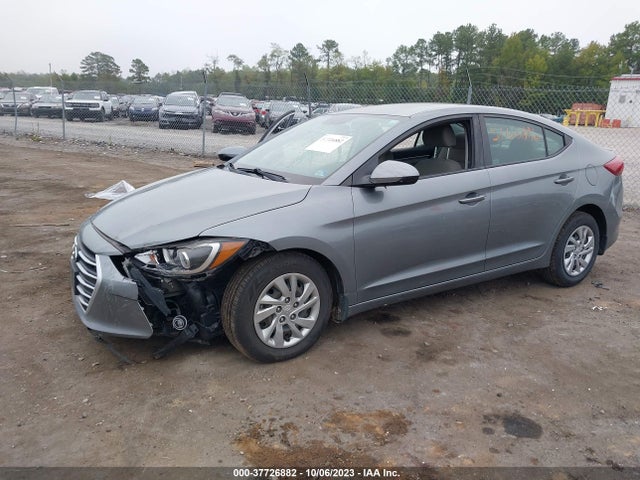 Hyundai ELANTRA SE 2018 KMHD74LF1JU554111 Image 2