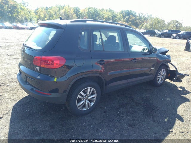 WVGBV7AX8HK020877 Volkswagen TIGUAN