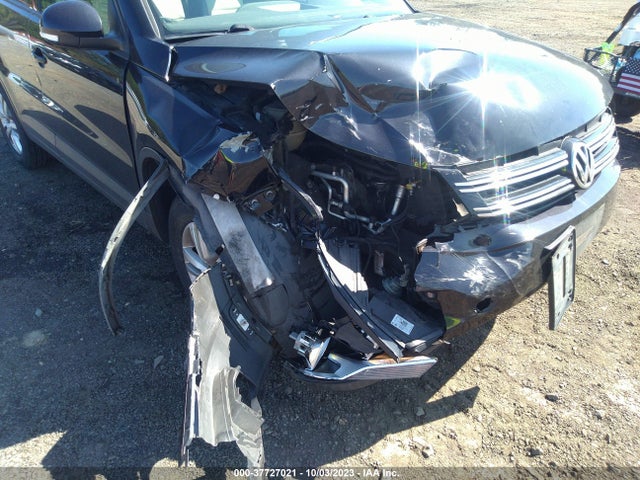 WVGBV7AX8HK020877 Volkswagen TIGUAN