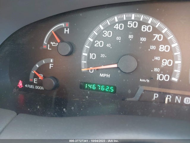 2000 FORD EXPEDITION XLT VIN: 1FMRU1562YLB35856