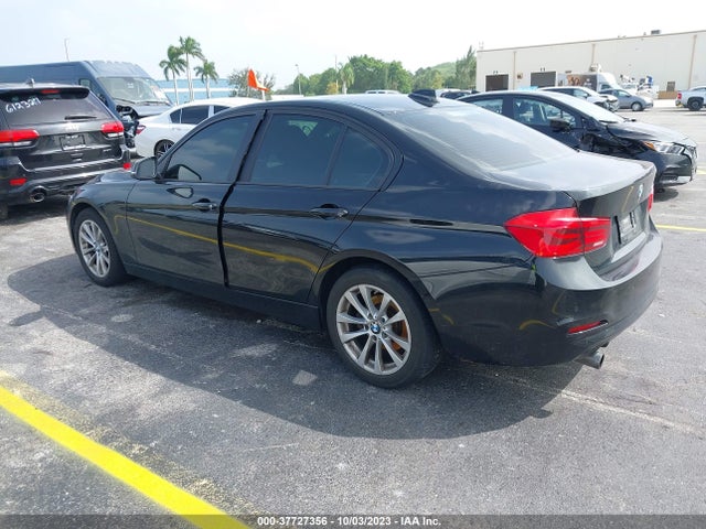 BMW 320i 2017 WBA8A9C51HK619814 Image 3