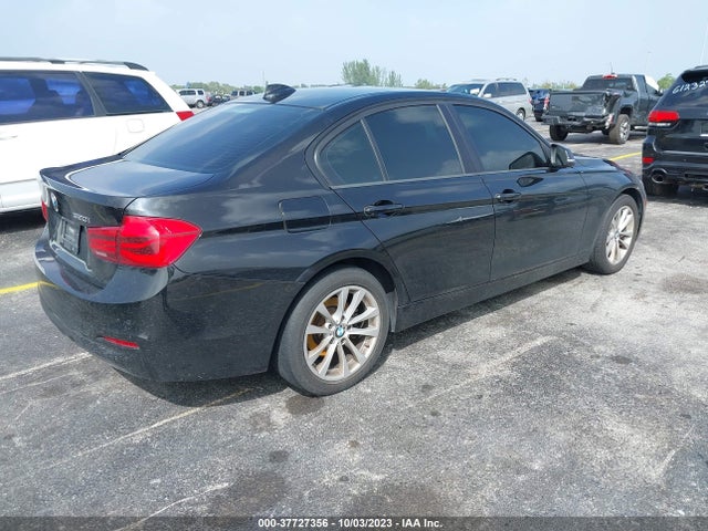 BMW 320i 2017 WBA8A9C51HK619814 Image 4