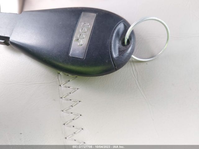 2010 JEEP COMMANDER 1J4RG5GT7AC109968 Photo 10