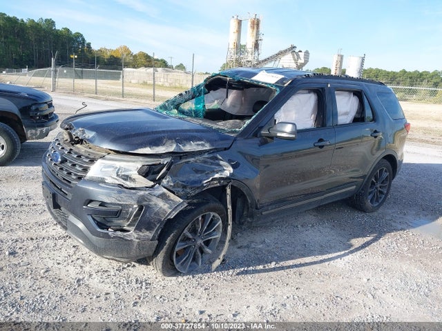 Ford EXPLORER XLT 2017 1FM5K7D82HGA01674 Image 2