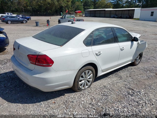 1VWAS7A35FC027960 Volkswagen Passat 1.8t Wolfsburg Ed