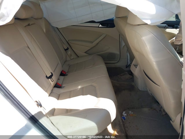 1VWAS7A35FC027960 Volkswagen Passat 1.8t Wolfsburg Ed