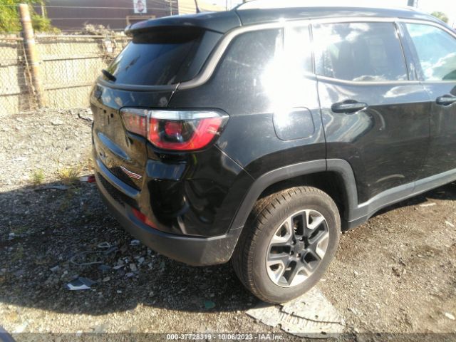 3C4NJDDBXJT410573 Jeep Compass Trailhawk