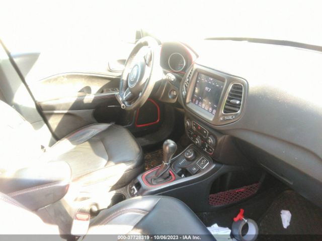3C4NJDDBXJT410573 Jeep Compass Trailhawk