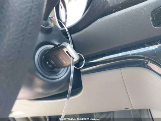 KNDMB5C19F6053573 KIA SEDONA LX