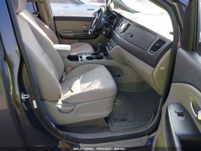 KNDMB5C19F6053573 KIA SEDONA LX