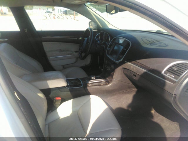 Chrysler 300 Limited 2015 2C3CCAAG7FH818128 Image 5