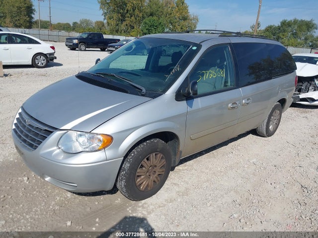 2005 CHRYSLER TOWN & COUNTRY LX VIN: 2C4GP44R95R517918